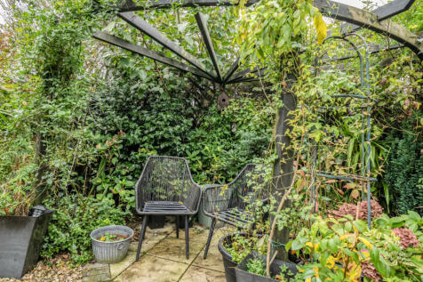 1369558-19-68ee5e...