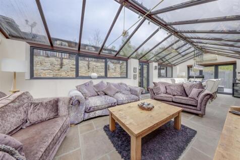 Sun Room / Dining / Living Alt 3