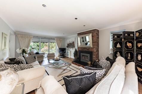 Living Room (1)