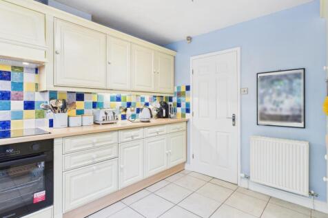 CAM03729G0-PR0133-STILL007