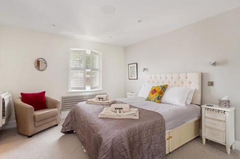 4 Cromwell Garden...