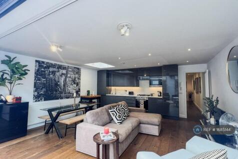 Lounge/Kitchen