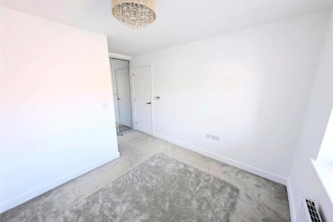 Berwick Close, Binfield, Bracknell, Berkshire, RG42 photo 5