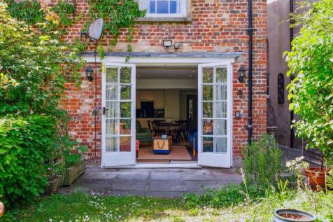 91653_Flat 2 11 St Nicholas Road(18).jpg