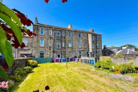 Janefield Place, Beith garden