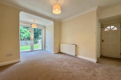 Woodhouse Lane East, Timperley, WA15 photo 3
