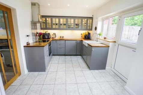 Family Dining Kitchen