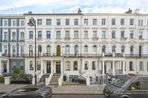 2-bed flat on Elgin Crescent, London, W11, £5,750/mo