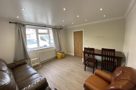 The Drive, Collier Row, Romford photo 3