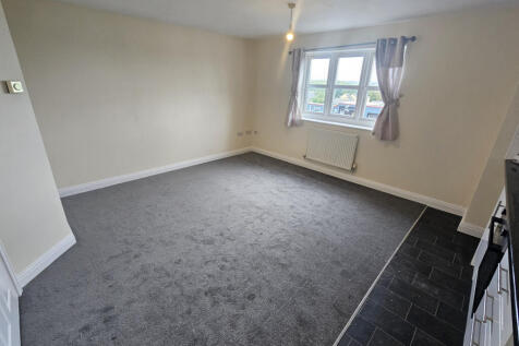 Halifax Road, Liversedge, WF15 photo 5