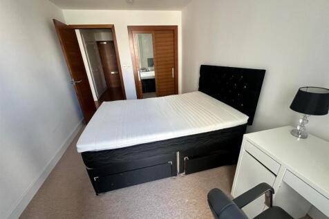 BEDROOM 1.JPG