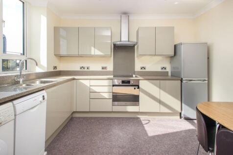 3-bed flat on Bath Road, Jacey House Bath Road, BH1, £1,650/mo