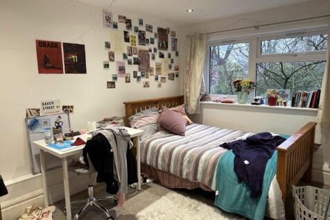 Willow Bank Court - Fallowfield - £180 PPPW photo 3