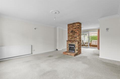 4 Grange Road, HP15 7QZ-6.jpg