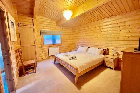 main bedroom.jpeg