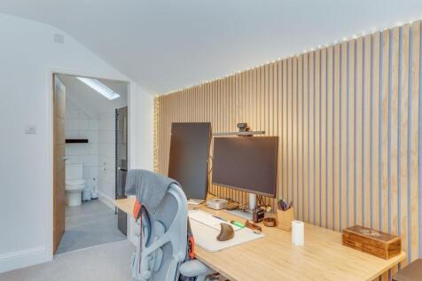 4 bed, 3 bath Detached in Sheffield - Photo 29