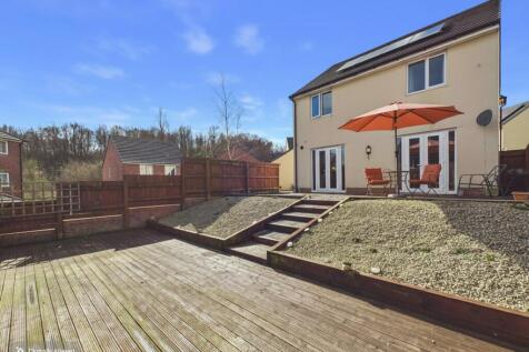 EWEMOVE SOUTH MOLTON - 42 BEECH GROVE