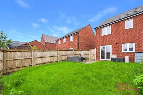 Fowler Close, Midway (12).jpg