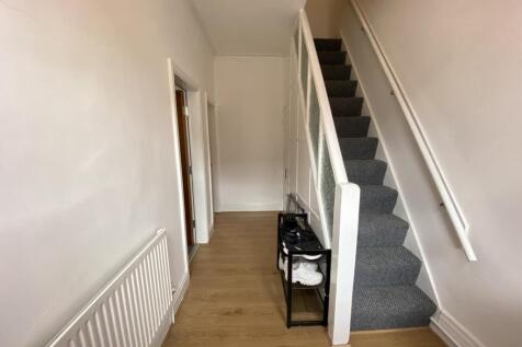 Cedar Grove, Fallowfield, £145pppw photo 2