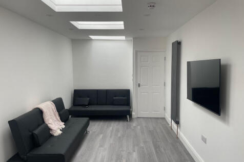 St. Peters Road, Reading, Berkshire, RG6 photo 5