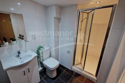 ROOM 6 BATHROOM