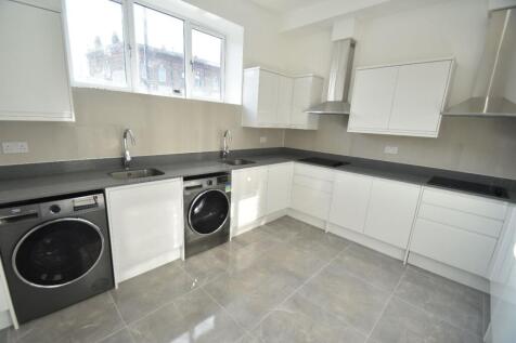 Room 4 - Uxbridge Road W12 photo 5