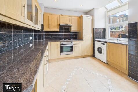 CAM02176G0-PR0775...