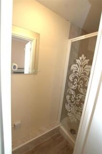 14 Outram R4 Bathroom.jpg