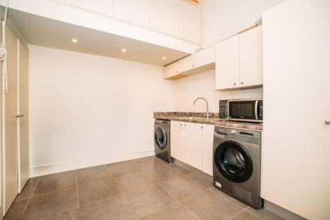 2 Grange Farm Barns [Utility Room] 01.jpg