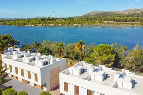 Elegant Semi-Detached Homes with Stunning Lake Views