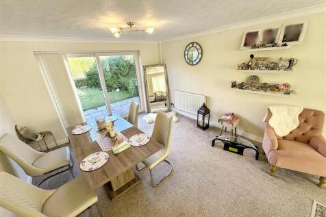 Dining area_blurred.jpg
