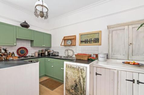 Kitchen 1.jpg