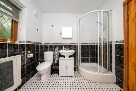 HOUSE BATHROOM
