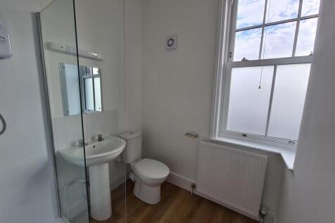 bathroom2.jpg
