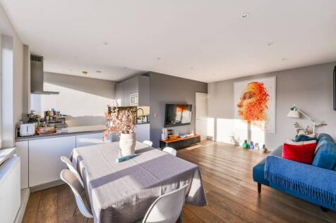London, W1B - property photo