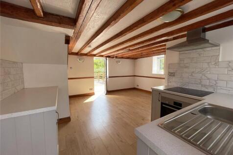 Kitchen / Lounge