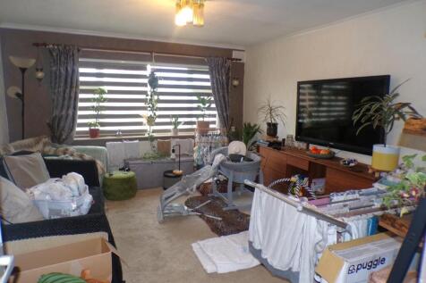 TavernCourt35lnge.JPG