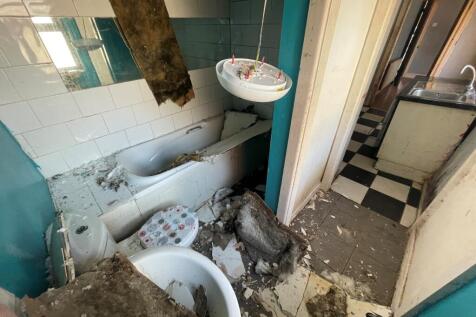 Bathroom T202606011033.jpg