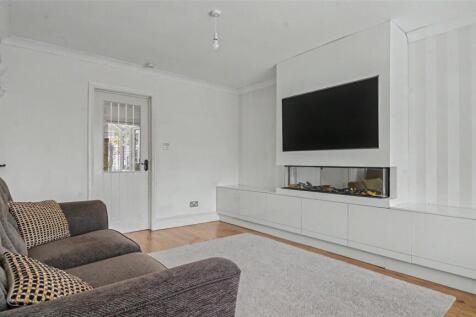 Pool Farm Road, Acocks Green, Birmingham, West Midlands, B27 photo 4