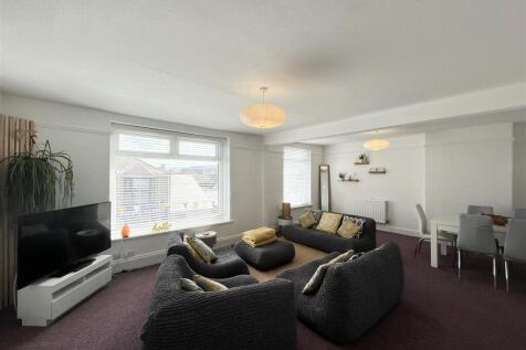 Fore Street, Newquay photo 4