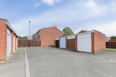 Detached garage