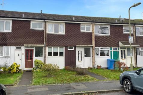Farnborough, GU14 - property photo