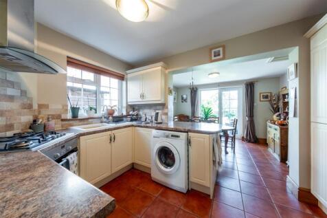 BIN4272-001.jpg