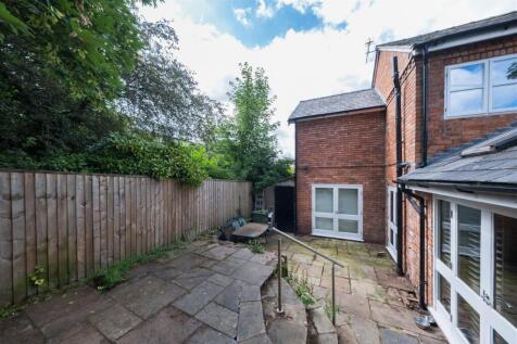 8 Coronation Terrace-025.jpg