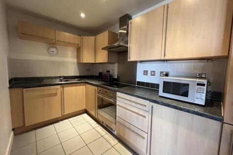 Queens Court, Queens Dock Avenue, Hull photo 3