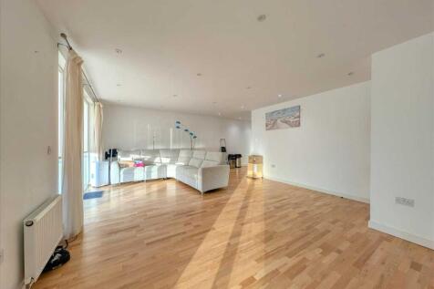 Open Plan Lounge /