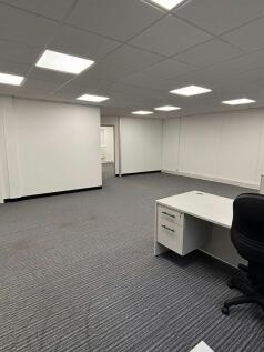 Office to rent Image 6