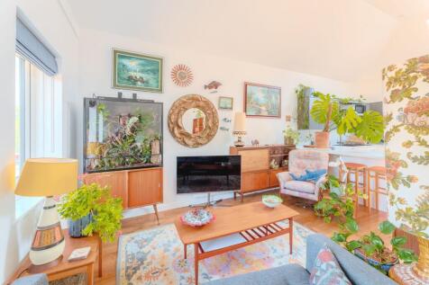 Open Plan Living Area &amp; Kitchen on First Floor