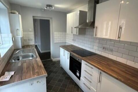 136MV Kitchen (002).jpg