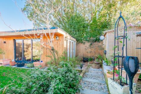 Garden/Summerhouse